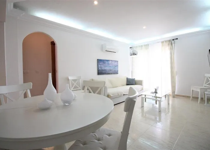 Spanish Connection - Marinesco Ii Apartmán